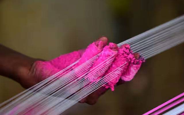 ڈیوٹی سے واپس جاتےٹریفک وارڈن کو پتنگ کی ڈور پھر گئی