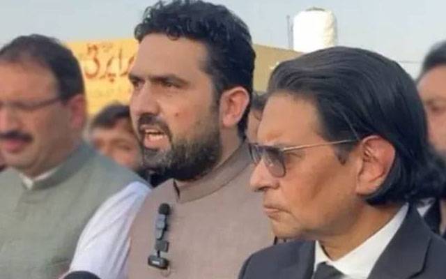 بانی سے ملاقات نہ کروانے پر سلمان اکرم راجا اور سہیل آفریدی کا اڈیالہ سڑک پر دھرنا دینے کا فیصلہ 