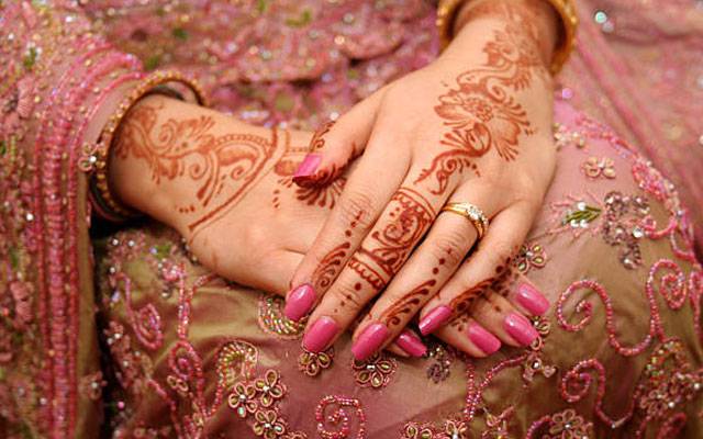 بھارت: شادی شدہ لڑکی اپنے آشنا کے ساتھ فرار ہونے پر شوہر اور رشتہ کروانے والے کی خودکشی
