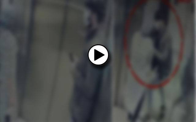 بھارت: چور کی خاتون سے قیمتی ہار چھین کرفرار ہونے کی ویڈیو وائرل 
