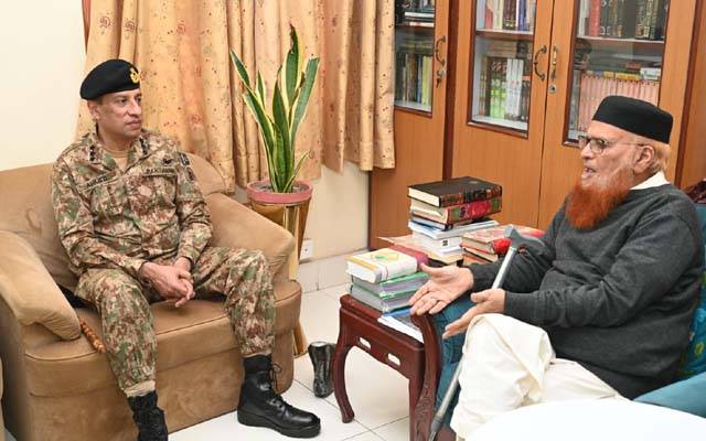 ڈی جی آئی ایس پی آر کا جامعہ دارلعلوم کراچی کا دورہ؛مفتی تقی عثمانی سے ملاقات