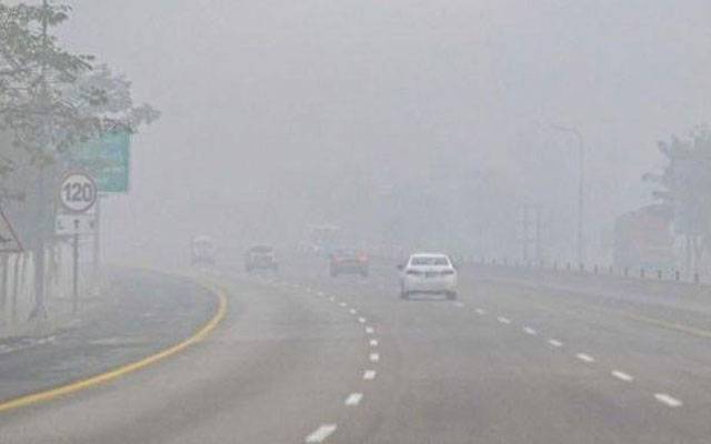 شدید دھند: موٹر وے کےمختلف سیکشنز کو بند کر دیا گیا