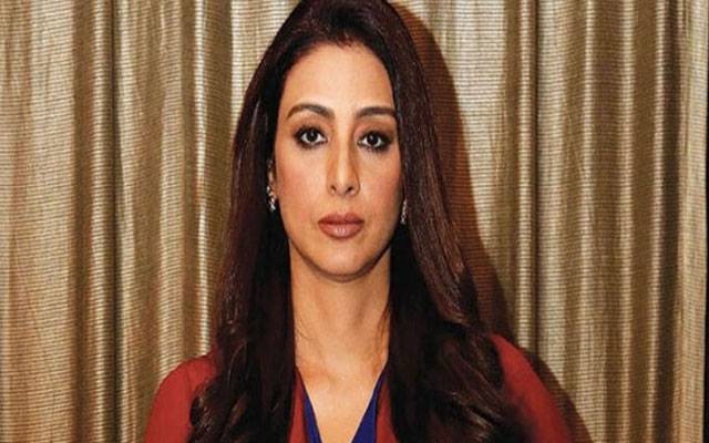 تبو اپنے والد کا سرنیم ’ہاشمی‘ کیوں استعمال نہیں کرتیں؟
