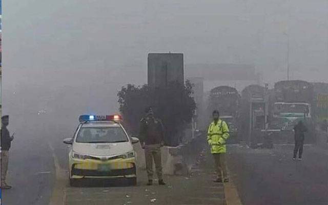  لاہور:دھند کے باعث مختلف موٹرویز بند