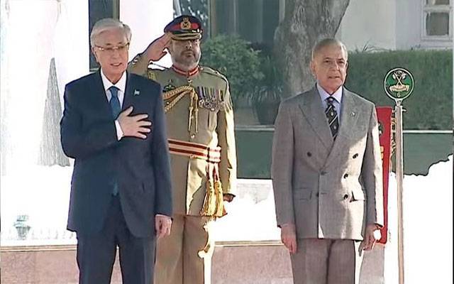 قازقستان کے صدر کے اعزاز میں وزیراعظم ہاؤس میں استقبالیہ تقریب، گارڈ آف آنر پیش
