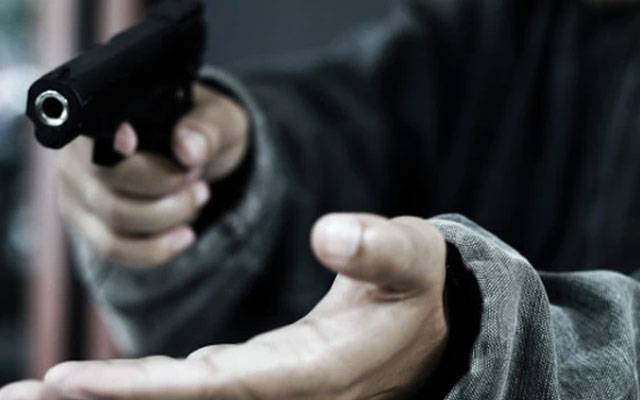 کراچی: 4 مسلح موٹر سائیکل سوار 200 تولہ سونا اور ایک لاکھ ڈالرلوٹ کر فرار