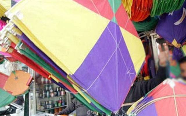 بسنت: لاہوریوں نے 2 ارب روپے کی گڈی ڈور ہوا میں اڑا دی