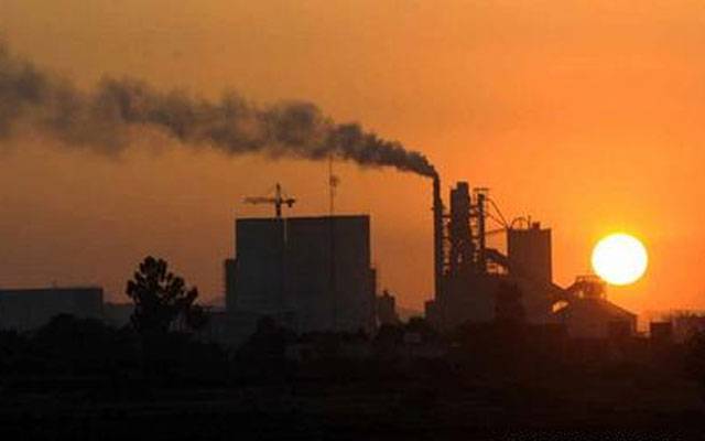 فضائی آلودگی پھیلانے والے کارخانوں کیخلاف آپریشن، انتظامیہ نے خبردار کردیا 