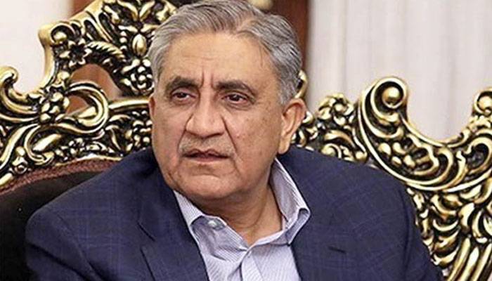 سابق آرمی چیف جنرل ریٹائرڈ قمر باجوہ اپنےگھر میں گرگئے