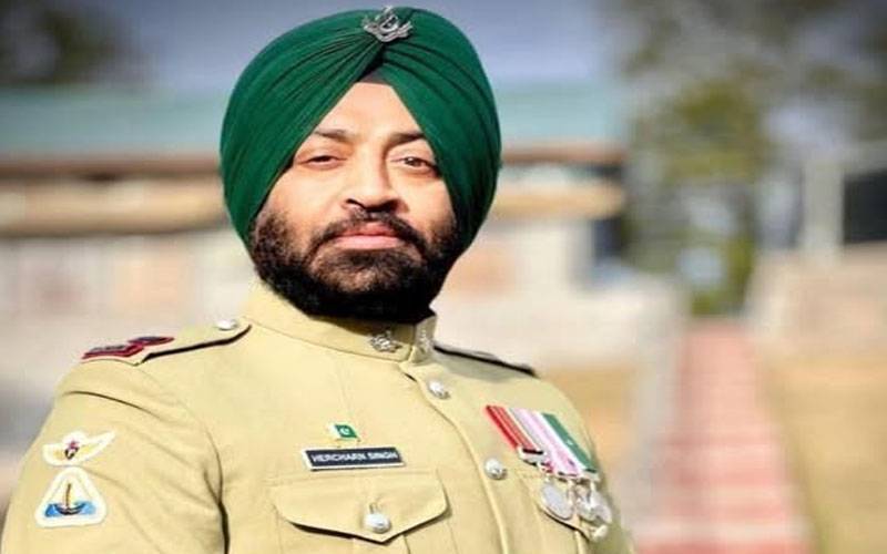 پاک فوج میں پہلے سکھ آفیسر کی لیفٹیننٹ کرنل کے عہدے پر ترقی