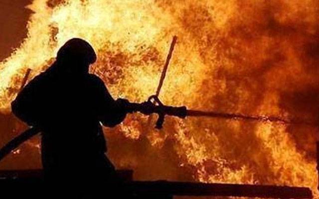 ڈیفنس فیز 6 کے گھر میں آتشزدگی،ایک شخص زخمی
