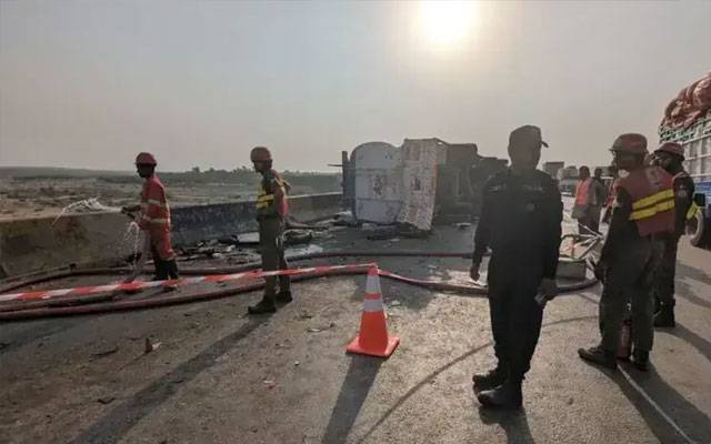  کوٹ ادو: تیز رفتار آئل ٹینکر نے ایک ہی گھر کے 4 افراد کچل ڈالے