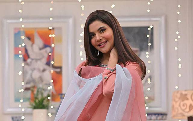   ندا یاسر نے سوشل میڈیا پر ہونے والی ٹرولنگ کو ہینڈل کرنے کا راز افشاں کردیا