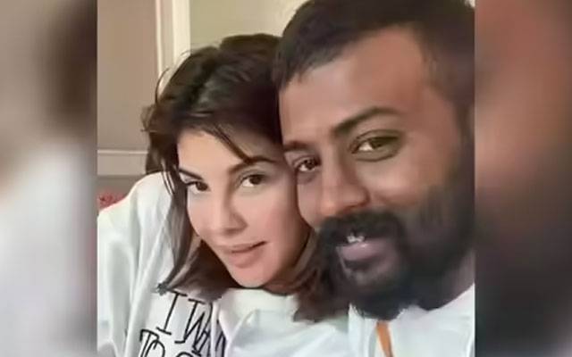 ویلنٹائن ڈے پر جیکولین فرنینڈس کو لگژری ہیلی کاپٹر کا تحفہ