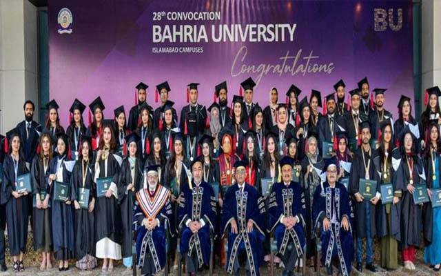 بحریہ یونیورسٹی میں 28ویں کانووکیشن ، 33 ہزار سے زائد طلبا میں ڈگریاں تقسیم
