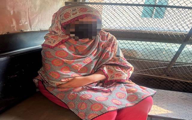 پولیس کی15 کا ل پر کارروائی،خاتون کو چھری سے زخمی کرنیوالی ملزمہ گرفتار 