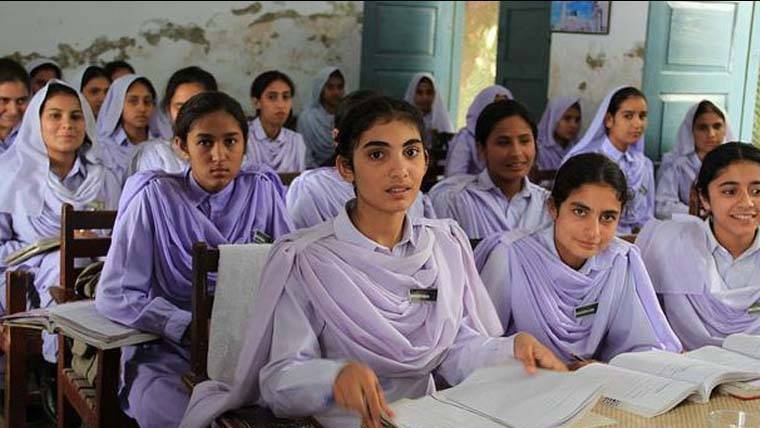 سرکاری سکولوں کو نجی شعبےکو دینے کا تیسرا مرحلہ شروع کرنے کا فیصلہ
