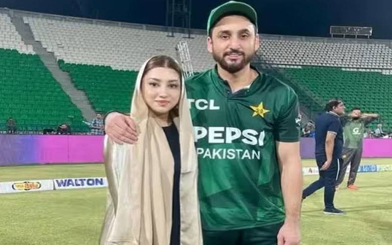 سلمان آغا کی اہلیہ نے سوشل میڈیا پر ہونیوالی بد سلوکی کیخلاف آواز اٹھا دی