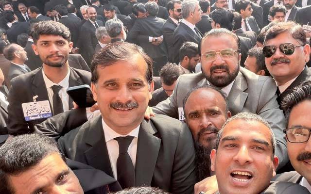 بار ایسوسی ایشن کے انتخابات؛ پروفیشنل گروپ کے بابر مرتضی کامیاب، انڈیپنڈنٹ گروپ کا نتائج تسلیم کرنے سے انکار