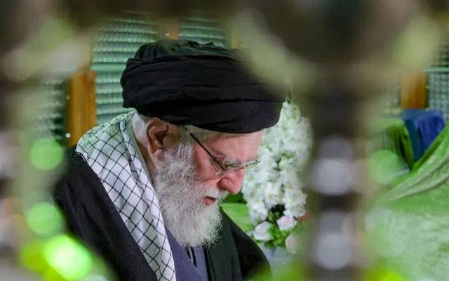 سی آئی اے نے آیت اللہ خامنہ ای کی لوکیشن اسرائیل کو فراہم کی;نیویارک ٹائمز کا دعویٰ 
