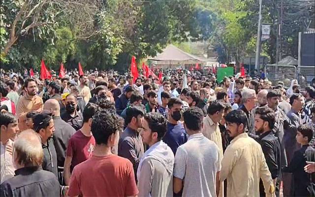  آیت اللہ علی خامنہ ای کی شہادت،لاہور پریس کلب کے باہر سینکڑوں افراد کا احتجاج