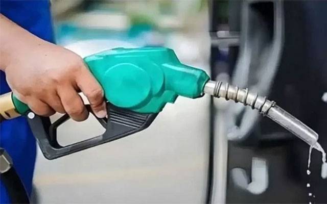 مشرق وسطی میں کشیدگی؛ پیٹرول کی قیمتوں میں کتنا اضافہ ہونے کا امکان ؟
