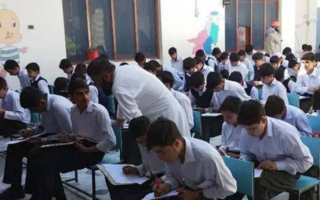 کراچی تعلیمی بورڈ نے پاسنگ مارکس کی انتہائی حد کو بڑھا دیا