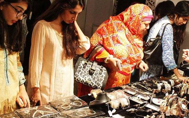 عید الفطر کی تیاریاں، بازاروں میں خریداروں کارش بڑھنے لگا