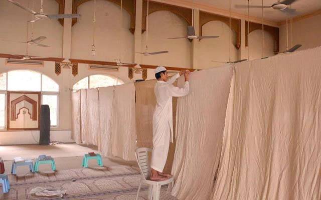 پاکستان بھر میں ہزاروں افراد اعتکاف بیٹھ گئے 