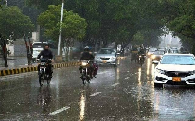 لاہور سمیت پنجاب کے مختلف علاقوں میں تیز ہواؤں کیساتھ بارش،جاتی سردی لوٹ آئی