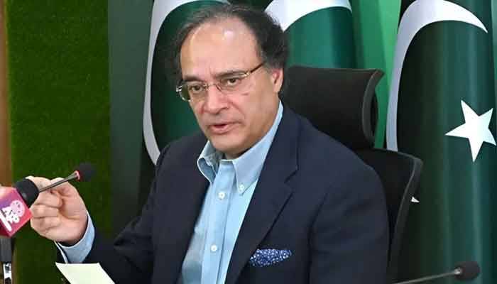 فیول راشننگ سے بچنے کیلئے پیٹرولیم مصنوعات کی قیمتیں بڑھائیں، وزیر خزانہ