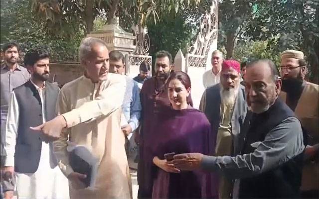  صوبائی وزیر لیبر کا سوشل سکیورٹی ڈائریکٹوریٹ کا دورہ،رمضان پیکیج اور سہولیات کا معائنہ