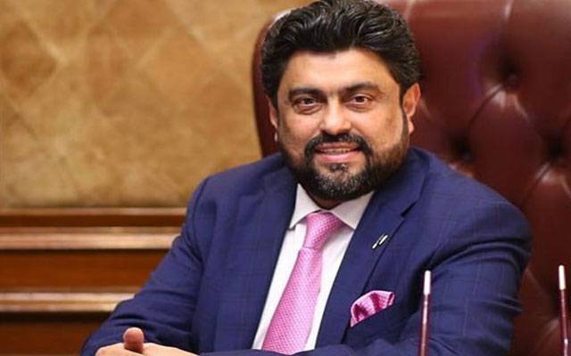 عمرے کی ادائیگی کیلئے کامران ٹیسوری سعودی عرب روانہ