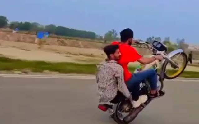 کینال روڈ اور فیروز پور روڈ پر ون ویلنگ کرنے والے 7 منچلے گرفتار