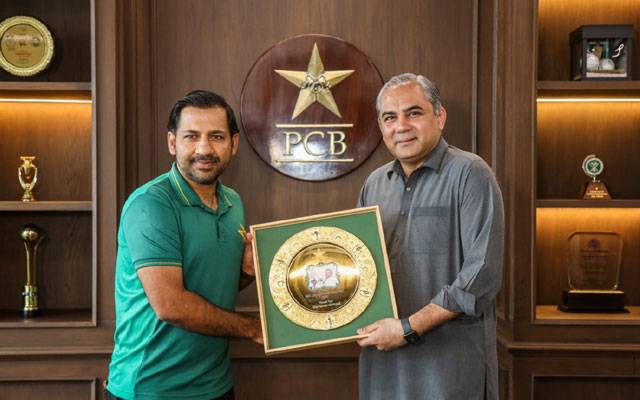 سابق کپتان سرفراز احمد کی چئیرمین پی سی بی محسن نقوی سے ملاقات