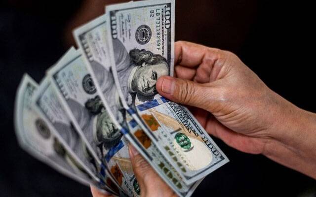 انٹربینک میں ڈالر سستا 