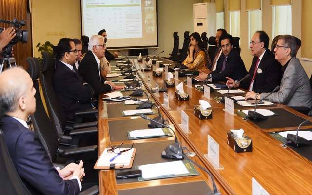 ملک میں پیٹرول کے وافر ذخائر جبکہ ڈیزل کا 24 دن کا ذخیرہ موجود؛ وزارت خزانہ 