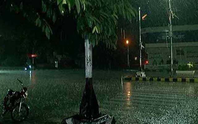 شہر لاہور میں بارش