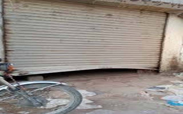 چور کی عید کے دن خاندا ن کے ہمراہ اچھرہ بازار میں اطمینان سے واردات