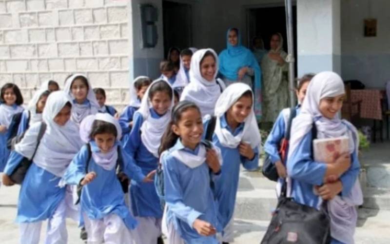 وزیر تعلیم نے سکول کھلنے کی نوید سنا دی