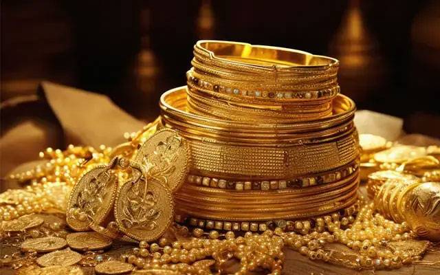 سونے کی قیمت میں آج نمایاں کمی، فی تولہ کتنے کا ہو گیا؟