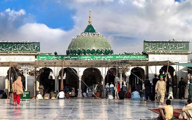 مزار حضرت  داتا گنج بخشؒ کو روحانی و جدید خطاطی سے دلکش بنانے کا فیصلہ 