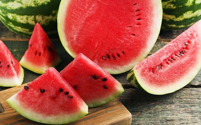 مارچ اور اپریل میں تربوز کھانا کتنا نقصان دہ؟جان کر دنگ رہ جائیں گے