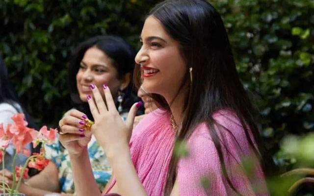 سونم کپور کے ہاں دوسرے بیٹے کی پیدائش، مداحوں کو خوشخبری سنا دی