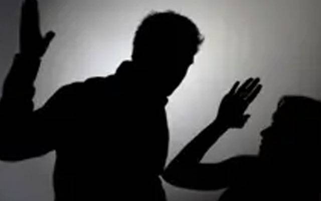 شادباغ: بیوی کو تشدد کا نشانہ بنانے والا ملزم گرفتار 