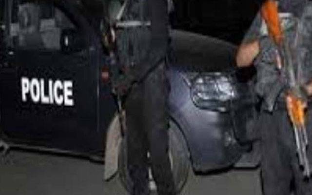 کاہنہ میں سی سی ڈی کا پولیس مقابلہ: 2 ڈاکو ہلاک، ساتھی خاتون گرفتار