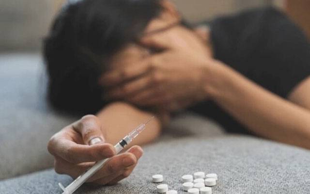 پنجاب: منشیات کے عادی افراد کے علاج کے لیے ری ہیبلیٹیشن سینٹرز قائم کرنے کا فیصلہ