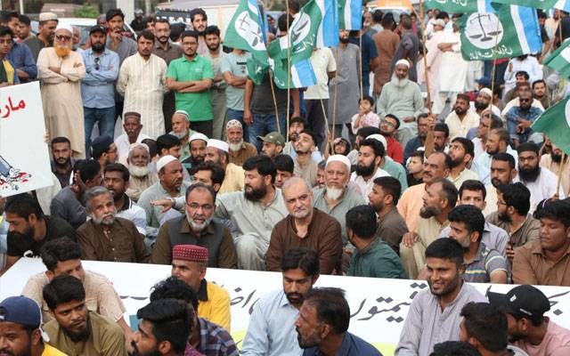 پٹرول قیمتوں کے خلاف رکشہ یونین کا احتجاج، حکومت مخالف نعرے 