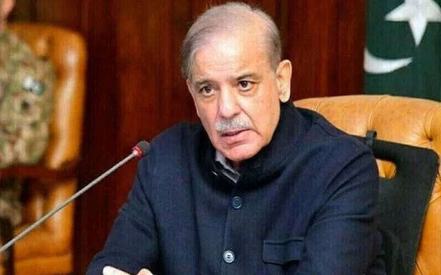 وزیرِ اعظم شہباز شریف کا ریلوے مسافروں کیلئے بڑا ریلیف، کرایوں میں اضافہ روک دیا