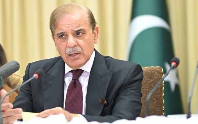 مشکل کی اس گھڑی میں عوام کو اکیلا نہیں چھوڑ سکتے: وزیرِ اعظم